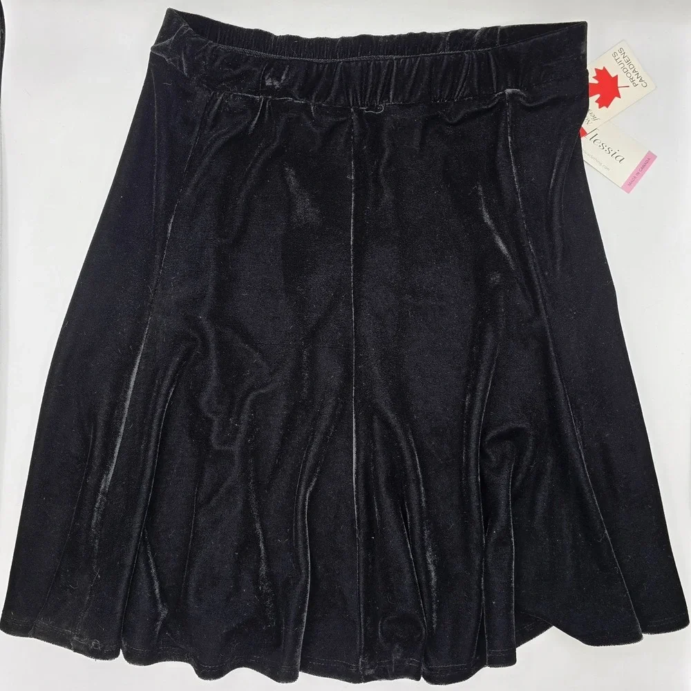 NEW W/TAGS VINTAGE AlessiaClothing Black Velvet Midi Skirt, Size 16, Canada Made